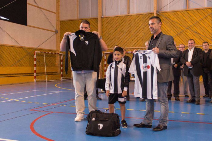 Juilly ► Des maillots pour l’équipe de foot FC Goëlly – Compans