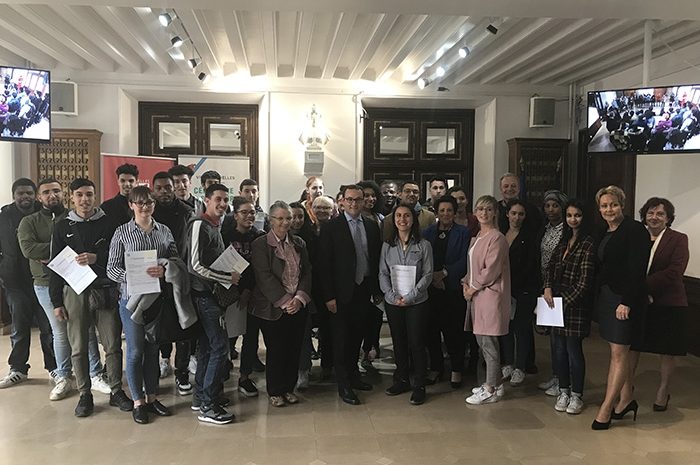 Chelles ► 40 jeunes Chellois bénéficiaires de l&rsquo;aide au permis contre bénévolat