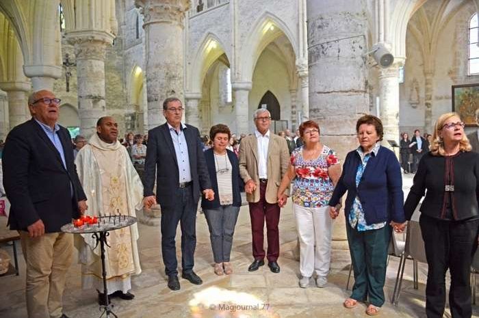 Crécy-la-Chapelle ► La collégiale a 800 ans : une messe chantée trilingue a été célébrée [Vidéo et photos]