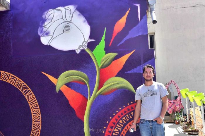 Saint-Soupplets ► Le street artist, Shekra, a peint une rose sur le mur de la fleuriste 