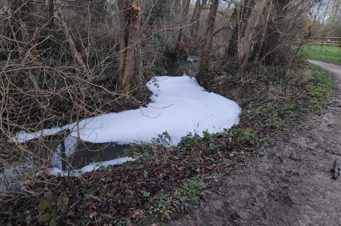 Conches-sur-Gondoire ► Pollution : de la mousse de savon s&rsquo;est formée dans la Gondoire 