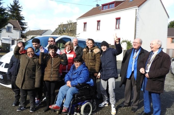 Charny ► La Maison du Possible se dote d’un deuxième minibus [Vidéo]