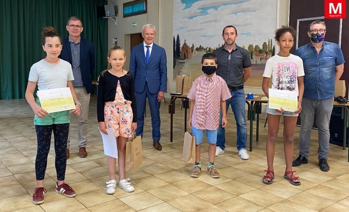 Boutigny ► Remise des dictionnaires aux élèves de CM2 : « un passage vers un nouveau cycle » [Vidéo]