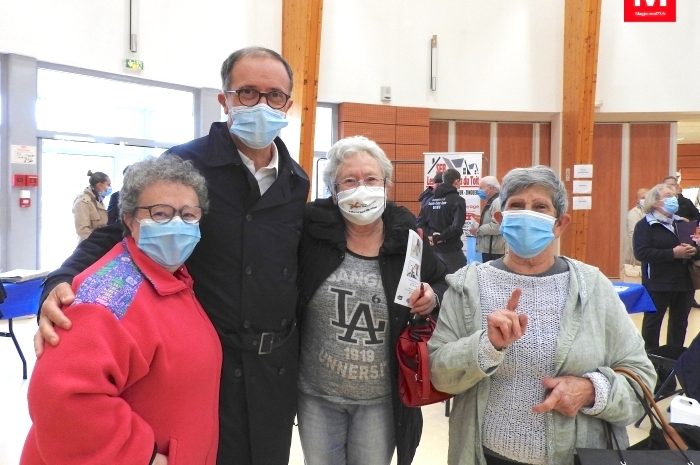 Claye-Souilly ► [Vidéo] Salon des seniors : le maire, Jean-Luc Servières, a pu mesurer sa popularité 