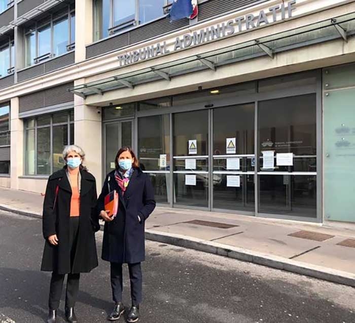 Charlotte Blandiot-Faride et son adjointe, Marianne Margaté, mercredi 14 octobre, au tribunal administratif de Melun