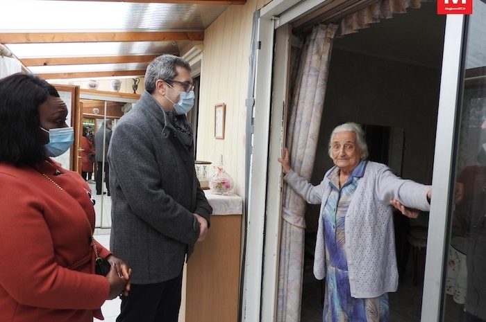 Villeparisis ► [Vidéo] Marie, 102 ans, a reçu son colis de Noël à domicile, comme cinq autres seniors sélectionnés