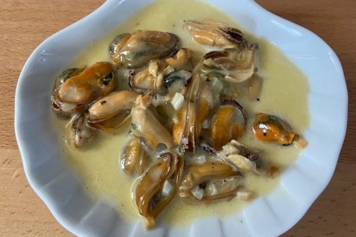 En cuisine avec JED ► Les cassolettes de moules à la pointe d’ail