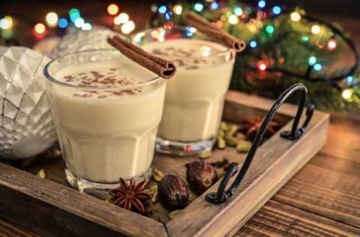 Retrouvailles au coin du feu ► Un bon verre de lait de poule, avec ou sans alcool