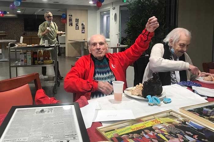 Mitry-Mory ► [Vidéo] Robert Marchand, le doyen du cyclo, a fêté ses 109 ans à l&rsquo;Ephad