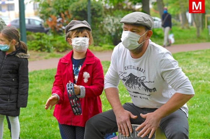 Chelles ► [Vidéo] Flashmob au parc du Souvenir : les habitants ont chanté et veulent « danser encore »