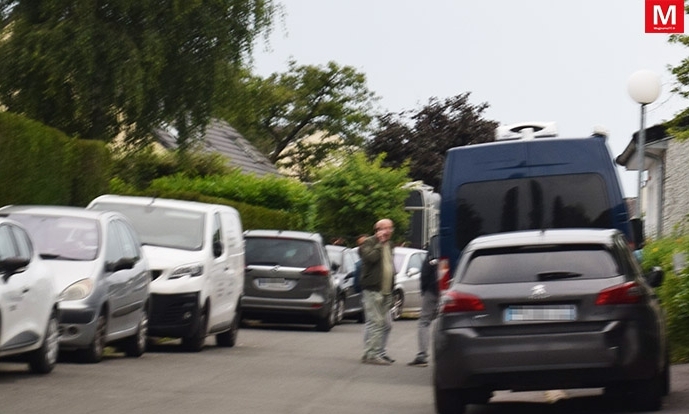Les enquêteurs étaient encore sur place à 21 h 30 ce soir.