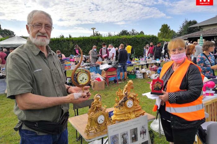 Poincy ► [Vidéo] A la brocante, René l&rsquo;horloger partage le temps