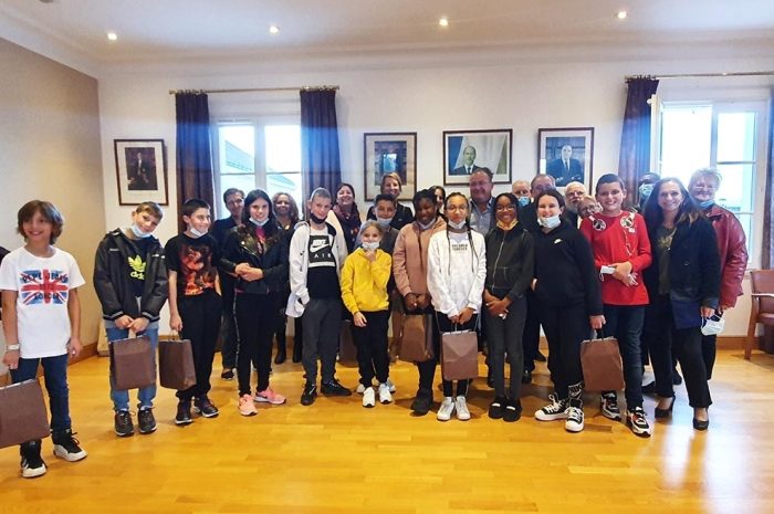 Le Mesnil-Amelot ► [Vidéo] La commune a offert le traditionnel dictionnaire aux élèves de sixième