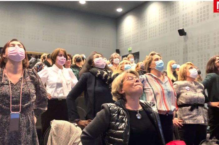 Serris ► [Vidéo] Les responsables de l’association Femmes chefs d’entreprise ont choisi la médiathèque pour leur comité national