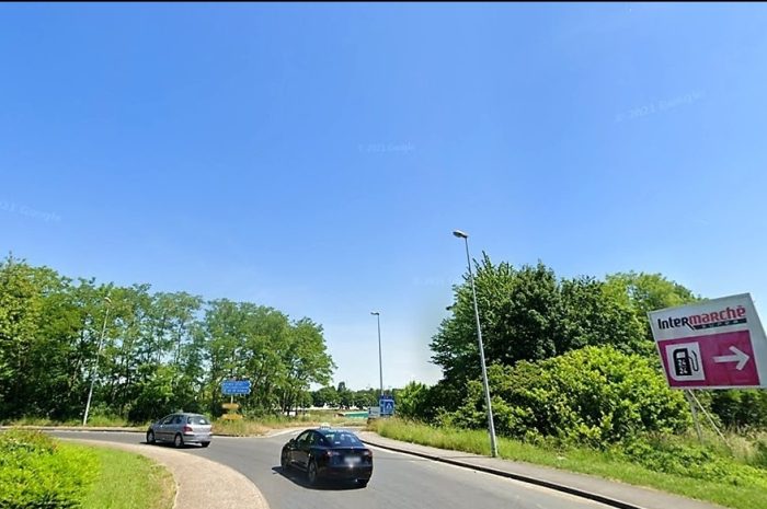 Croissy-Beaubourg ► Contrôle de police : l&rsquo;automobiliste s&rsquo;enferme dans son véhicule volé