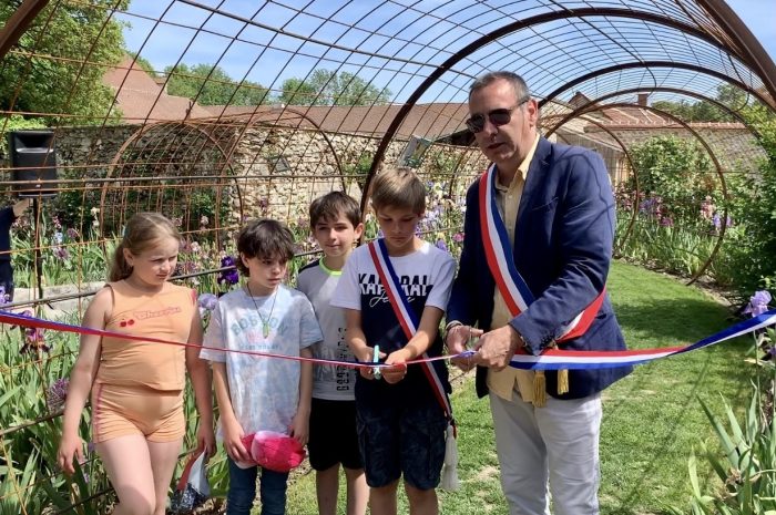 Coupvray ► [Vidéo] Le parc du château s’est embelli d’une quatrième sculpture et d’un jardin des Iris