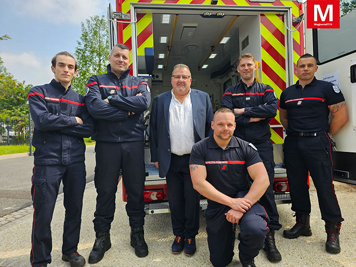 Le Mesnil-Amelot [Vidéo] : Fête de la nature : parmi plantes et fleurs, les pompiers de Mitry ont présenté leur nouveau camion