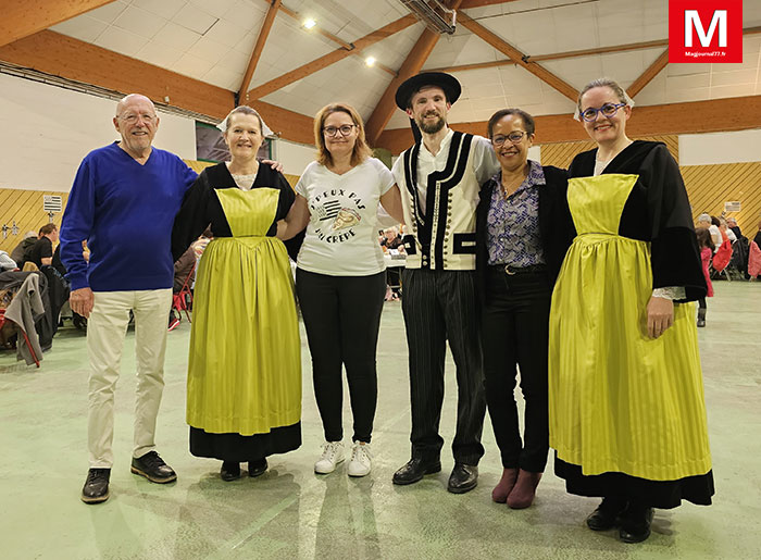 Othis [Vidéo] : Soirée bretonne : musiques et danses folkloriques ont transporté au pays de la gavotte et de la fée Morgane les convives sous le charme