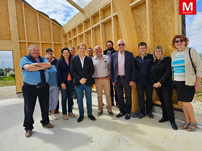Longperrier [Vidéo] : La charpente tout en bois de la future salle de gymnastique a été inaugurée