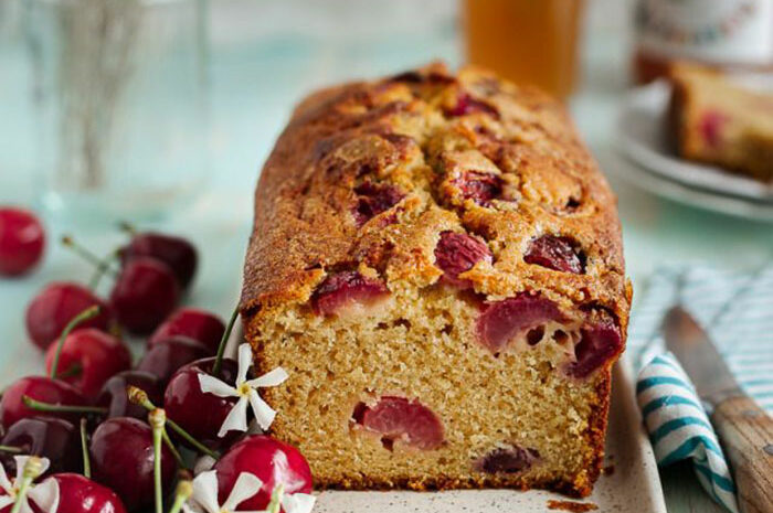 La recette du week-end ► Cake aux cerises : la saison du fruit est courte alors on en profite