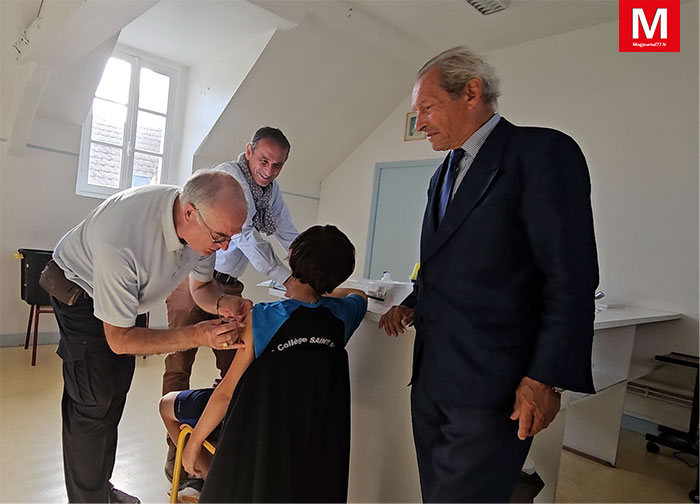 Meaux [Vidéo] - La Ville débute une campagne de vaccination contre le papillomavirus : les élèves de cinquième du collège Sainte-Marie ont reçu leur injection