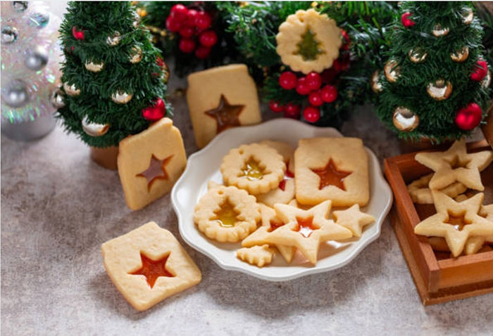La recette du week-end - Les biscuits vitraux : de la poudre de bonbon, comme une magie de poussière de fée