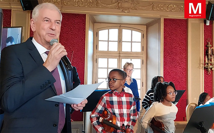 Lagny-sur-Marne [Vidéo] - concert aux vœux : le maire a présenté les jeunes musiciens du groupe Crescend'O