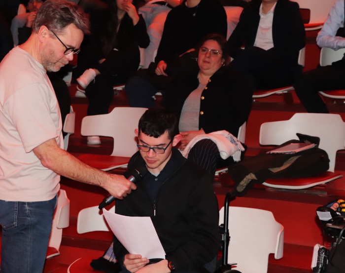 Meaux - Lycée Charles-Baudelaire : l'acteur Guillaume de Tonquédec a rencontré les élèves pour des "Lectures à voix haute"