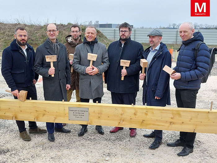 Montévrain [Vidéo] - La future halle agricole commercialisera fruits et légumes bio et locaux : la première poutre du bâtiment a été posée