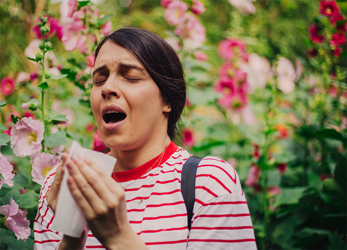 Pleine forme - Nez qui coule, gorge qui gratte, yeux qui pleurent, maux de tête, fatigue : limitez les allergies saisonnières avec la naturopathie