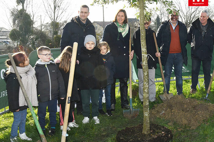 Mitry-Mory ► [Vidéo] La Ville s’engage pour la compensation carbone et la biodiversité : première plantation
