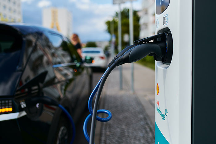 Marne et Gondoire - Mobilité électrique : les premières des 147 bornes de recharge seront installées cet été par Shell Ubitricity