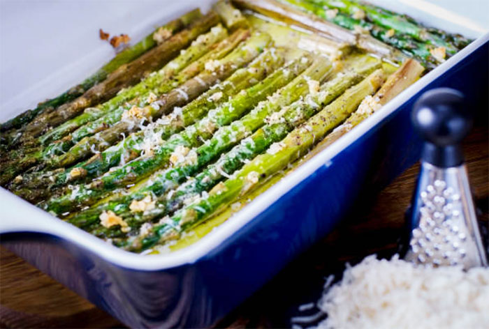 La recette du week-end : Les asperges vertes se grillent et s'accompagnent de citron et de parmesan