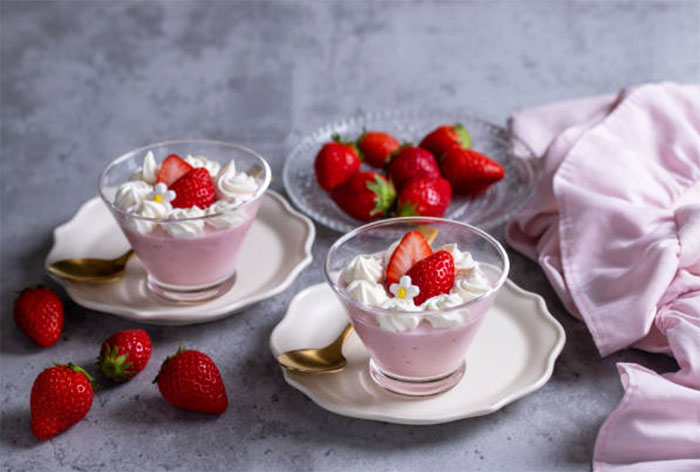 La recette du week-end - Les verrines de mousse à la fraise : les délices arrivent sur les étals